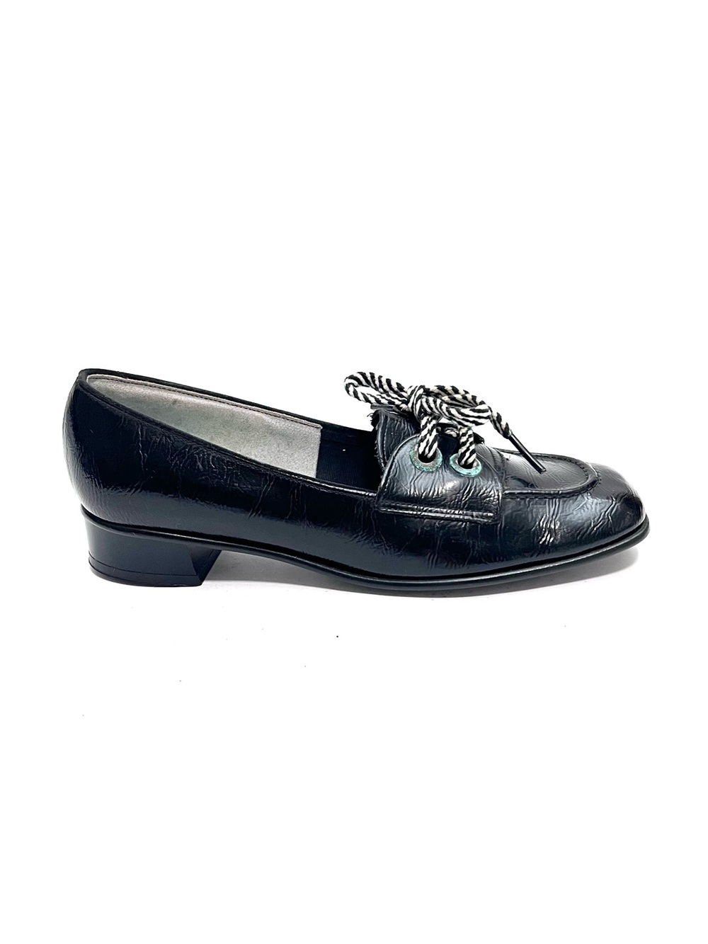 Vintage 1960s deadstock black vegan patent leather square toe lace up oxfords